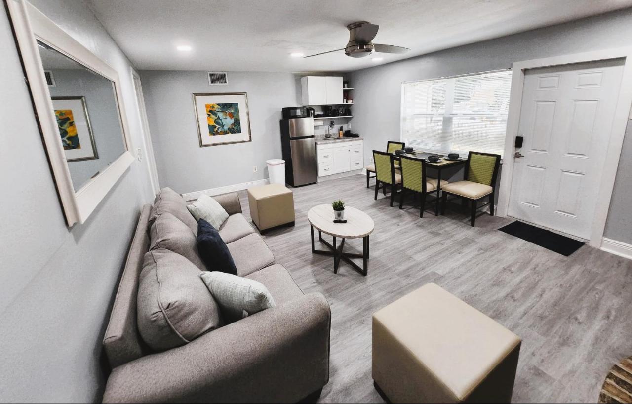 Cheerful Super Suite + 2 Queen + Sofa Bed Minutes From The Airport! Tampa Luaran gambar